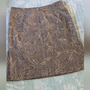 phB nyc Embroidered Brown Skirt, NWOT. Size M.